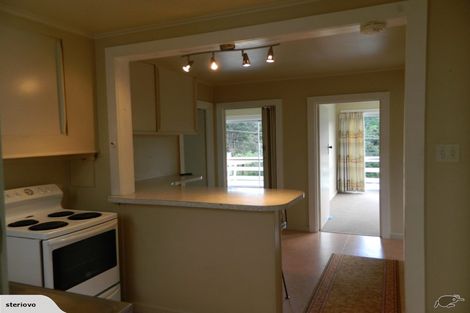 Photo of property in 58 Mountain Road, Henderson Valley, Auckland, 0612