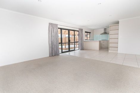 Photo of property in 5 Waltham Place, Rototuna North, Hamilton, 3210