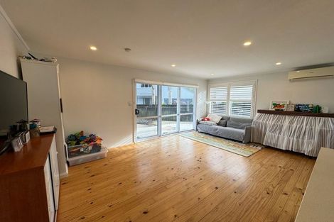 Photo of property in 1/8 Phillip Parade, Forrest Hill, Auckland, 0620