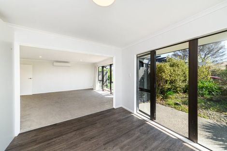 Photo of property in 20 Colonial Place, Kelvin Grove, Palmerston North, 4414