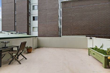 Photo of property in De Vere Apartments, 12/23 Tennyson Street, Te Aro, Wellington, 6011