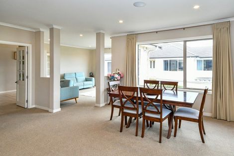 Photo of property in 10 Barsana Place, Pukekohe, 2120