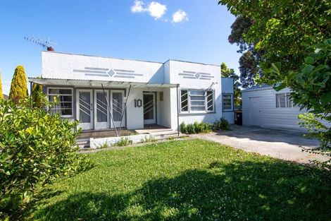 Photo of property in 10 Pahiatua Street, Hokowhitu, Palmerston North, 4410