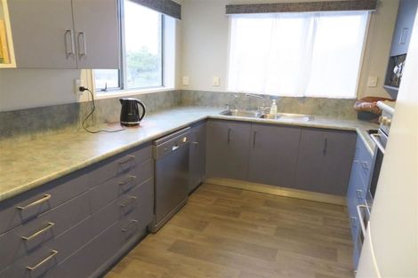 Photo of property in 4 Aotea Crescent, Gore, 9710