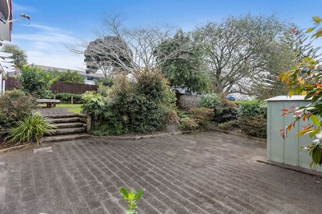 Photo of property in 21 Loloma Drive, Half Moon Bay, Auckland, 2012