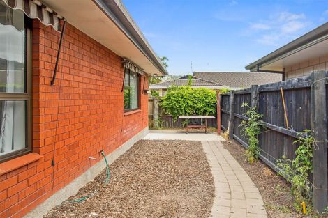 Photo of property in 2/1 Thorrington Road, Cashmere, Christchurch, 8022