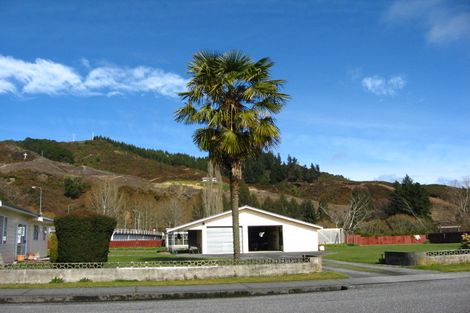 Photo of property in 97-104 Broadway, Reefton, 7830