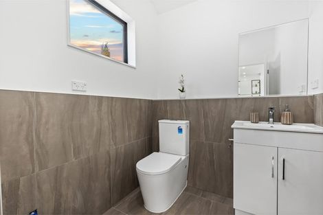 Photo of property in 39a Flaxdale Street, Birkdale, Auckland, 0626