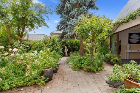 Photo of property in 114 Merivale Lane, Merivale, Christchurch, 8014