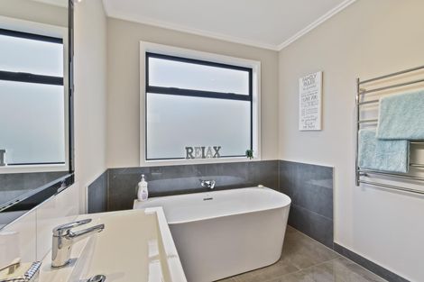 Photo of property in 3 Stonedale Drive, Pukekohe, 2120