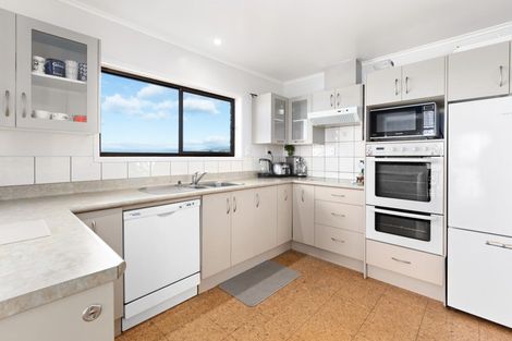 Photo of property in 16 Adela Stewart Drive West, Athenree, Waihi Beach, 3177