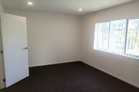 Photo of property in 27 Sheridan Drive, New Lynn, Auckland, 0600