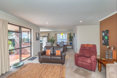 Photo of property in 68 Mako Mako Road, Levin, 5510