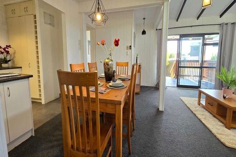 Photo of property in 13 Romney Place, Manurewa, Auckland, 2102