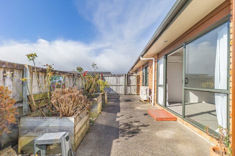 Photo of property in Rangeview Villas, 17/9 Fuller Close, Levin, 5510