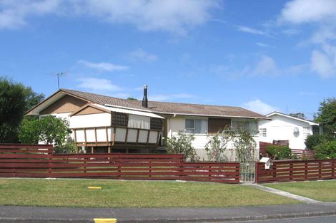 Photo of property in 6 Pankhurst Place, Sunnyvale, Auckland, 0612