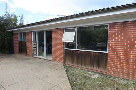 Photo of property in 34 Raymond Terrace, Northcote, Auckland, 0627