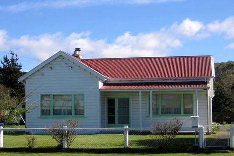 Photo of property in 18 Waite Street, Featherston, 5710