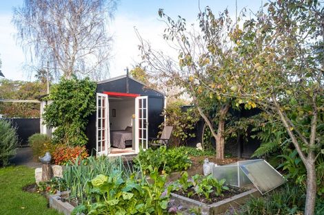 Photo of property in 900 Caroline Road, Mayfair, Hastings, 4122