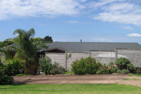 Photo of property in 2 Karu Street, Oneroa, Waiheke Island, 1081