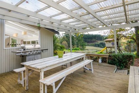 Photo of property in 1238 Peak Road, Helensville, 0875