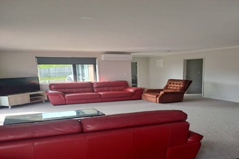 Photo of property in 2 St Julia Court, Helensville, 0800