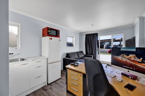 Photo of property in 62 Crownhill Street, Spotswood, New Plymouth, 4310