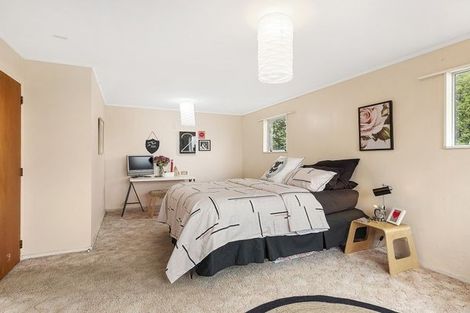 Photo of property in 1 Chequers Way, Crofton Downs, Wellington, 6035