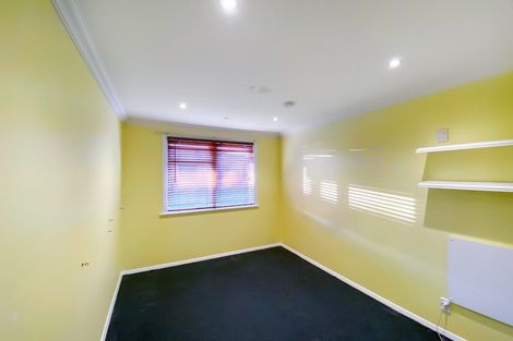 Photo of property in 92 Arimu Road, Papakura, 2110