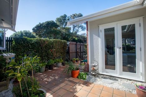 Photo of property in 7 Oak Avenue, Paremata, Porirua, 5024