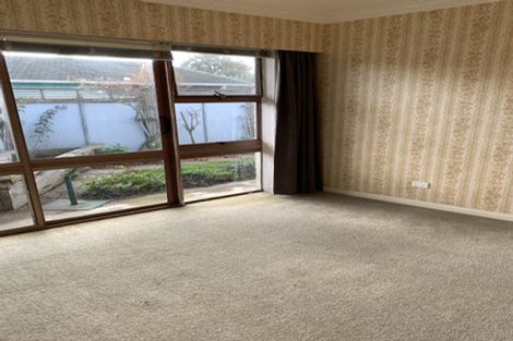 Photo of property in 1 Bambery Court, Palmerston North, 4414