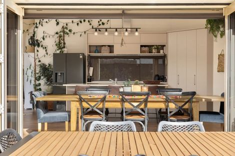 Photo of property in 196 Tutere Street, Waikanae Beach, Waikanae, 5036