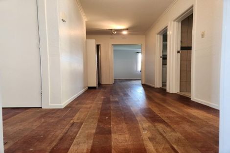 Photo of property in 21 Parker Avenue, New Lynn, Auckland, 0600