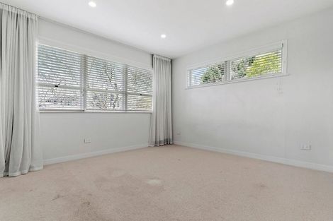 Photo of property in 73 Dale Crescent, Pakuranga, Auckland, 2010