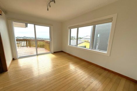 Photo of property in 939 East Coast Road, Torbay, Auckland, 0630
