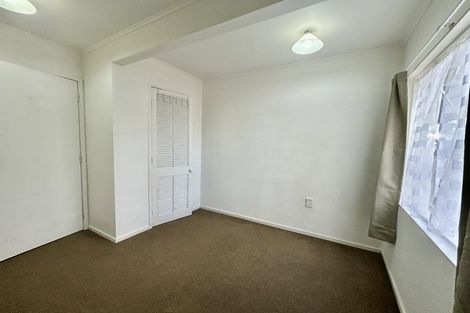 Photo of property in 25 Trias Road, Totara Vale, Auckland, 0629