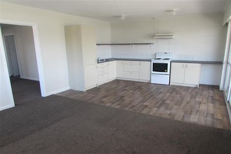 Photo of property in 98 Tirimoana Road, Te Atatu South, Auckland, 0602