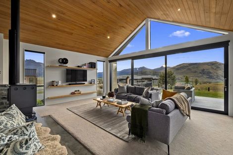 Photo of property in 10 Double Cone Road, Jacks Point, Queenstown, 9371