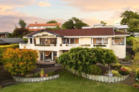 Photo of property in 76 Lake Crescent, Hamilton Lake, Hamilton, 3204