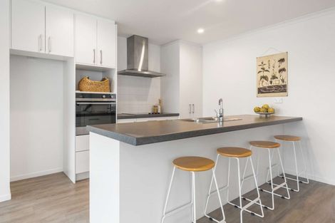 Photo of property in 32 Marion Crescent, Papamoa Beach, Papamoa, 3118