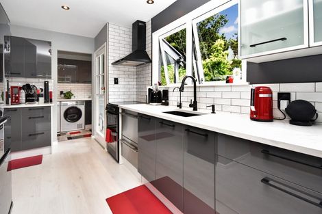 Photo of property in 19 Laser Place, Bayview, Auckland, 0629