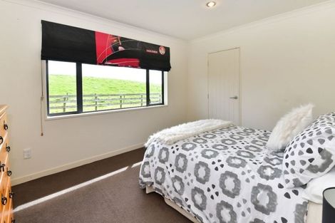 Photo of property in 1880 South Head Road, South Head, Helensville, 0874