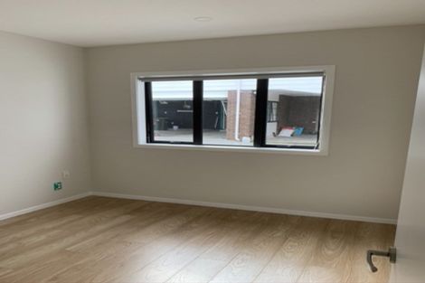 Photo of property in 5a Tawa Road, Te Atatu Peninsula, Auckland, 0610