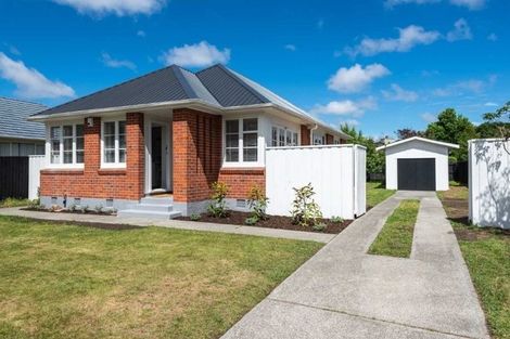 Photo of property in 17 Ballantyne Avenue, Upper Riccarton, Christchurch, 8041