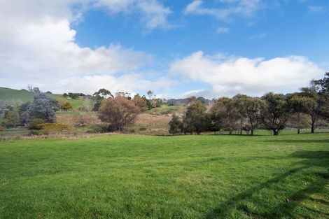 Photo of property in 124 Kanohi Road, Kaukapakapa, 0873