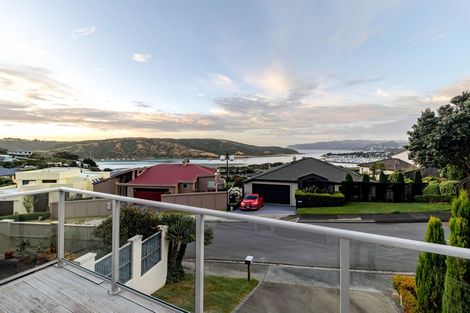 Photo of property in 22 Paremata Drive, Paremata, Porirua, 5024