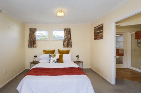 Photo of property in 37 Parkland Crescent, Terrace End, Palmerston North, 4410