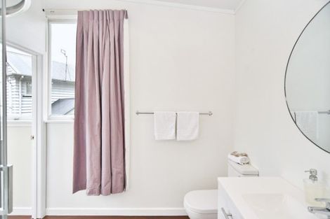 Photo of property in 6 Medbury Terrace, Fendalton, Christchurch, 8041