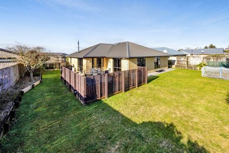 Photo of property in 21 Montague Grove, Stratford, 4332