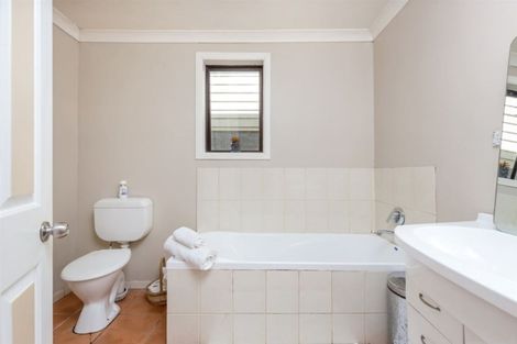 Photo of property in 20 Northland Road, Northland, Wellington, 6012